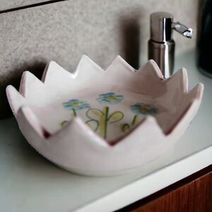 BATH AND BODY WORKS Vintage 1990's Hand Crafted Painted Soap Dish